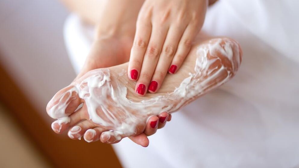 Using the ZXCVBNQWERT cream