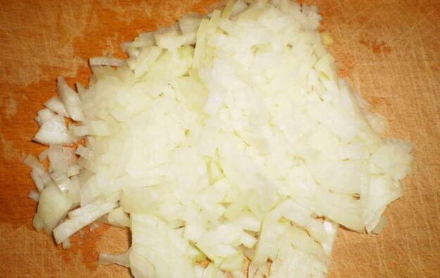 Chopped onions will help restore your nails with a healthy look.